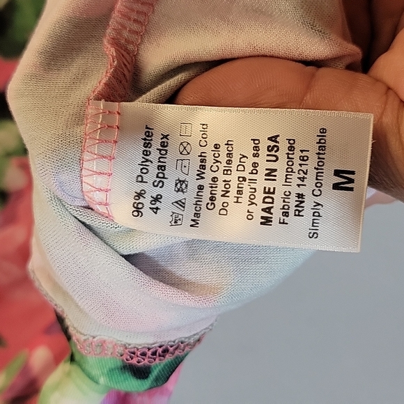 LULAROE Classic T Medium Pink Floral - Picture 10 of 10
